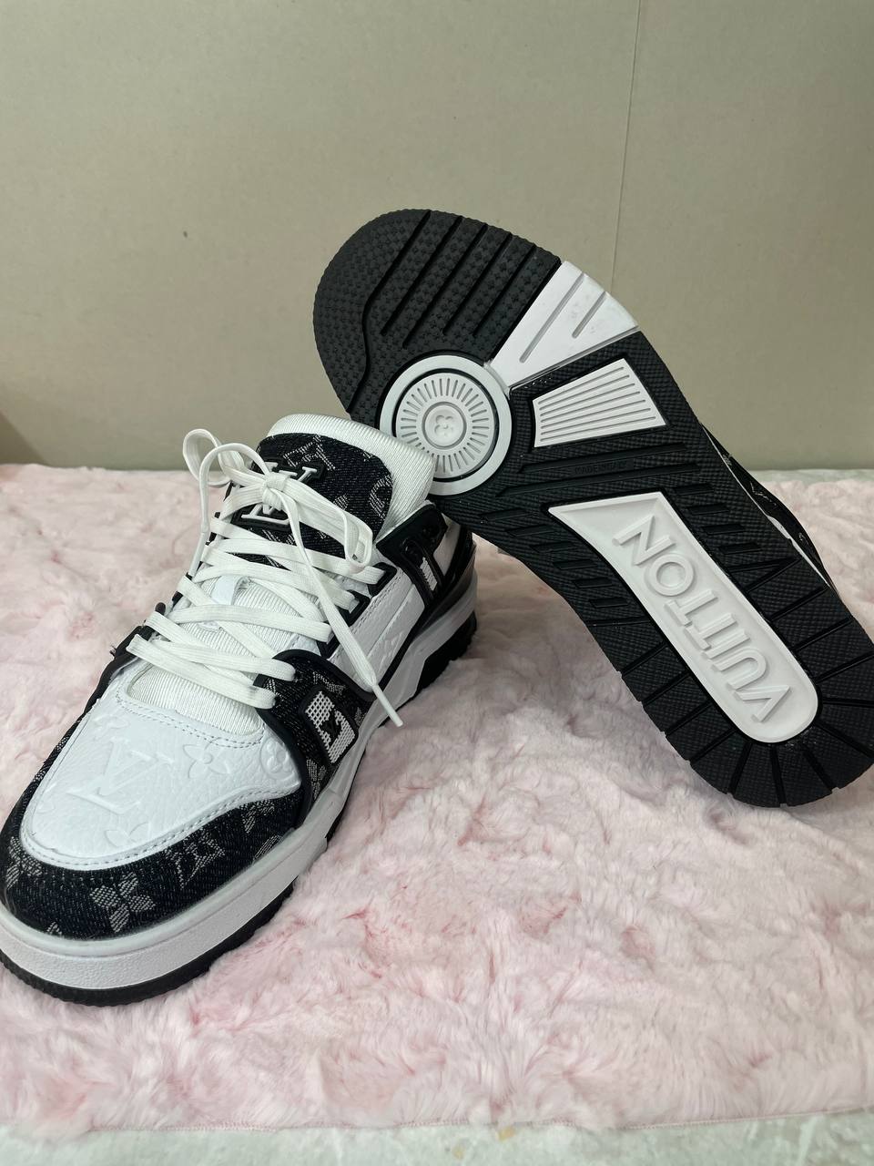 루이비통 LV 트레이너 스니커즈 모노그램 데님 블랙