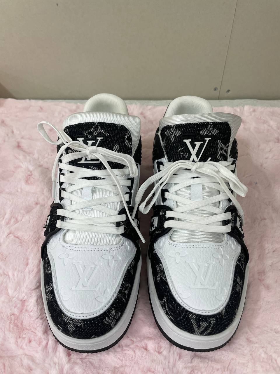 루이비통 LV 트레이너 스니커즈 모노그램 데님 블랙