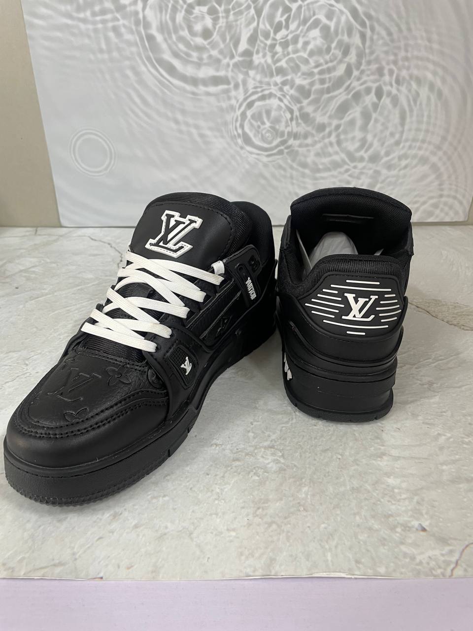 루이비통 LV 트레이너 스니커즈 블랙
