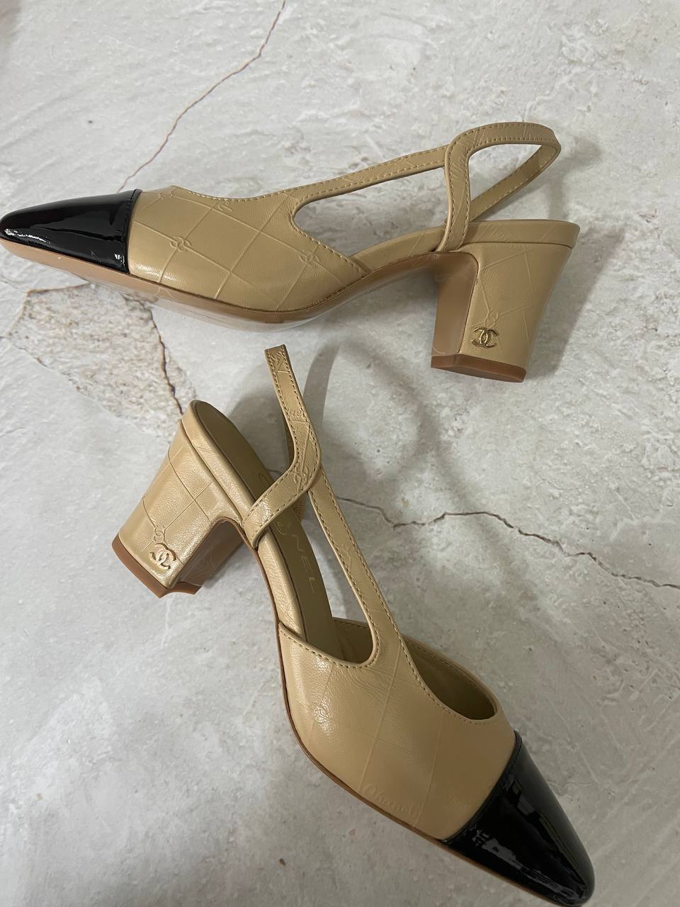 샤넬 투톤 슬링백 힐