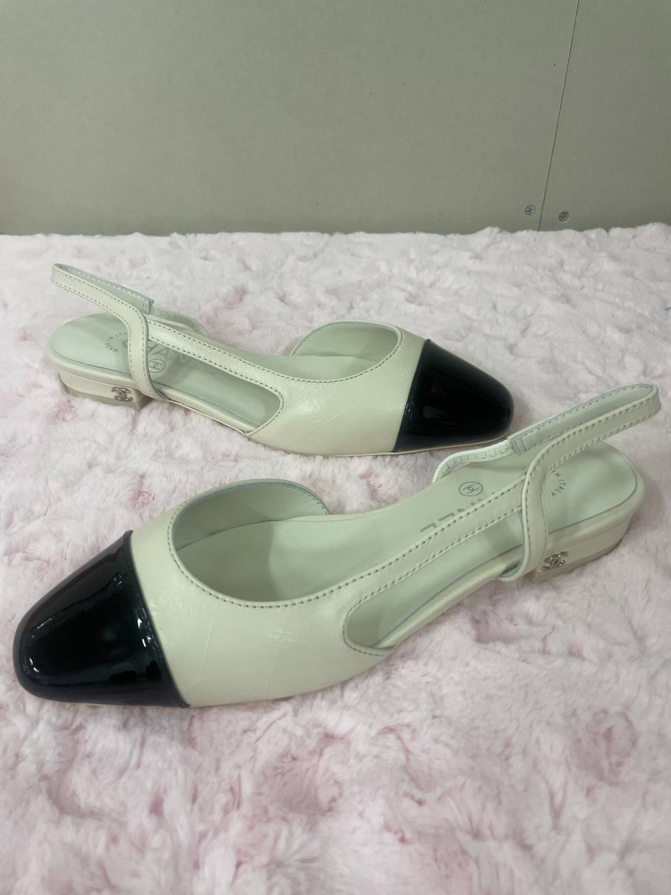 샤넬 투톤 슬링백 로우힐