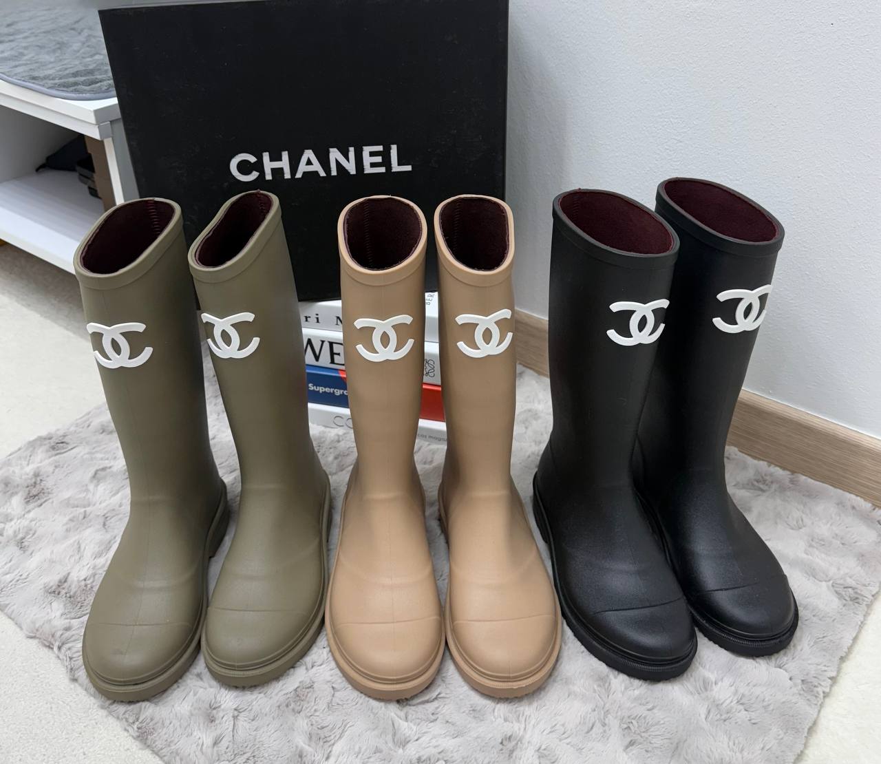 샤넬 CC로고 레인부츠 카키