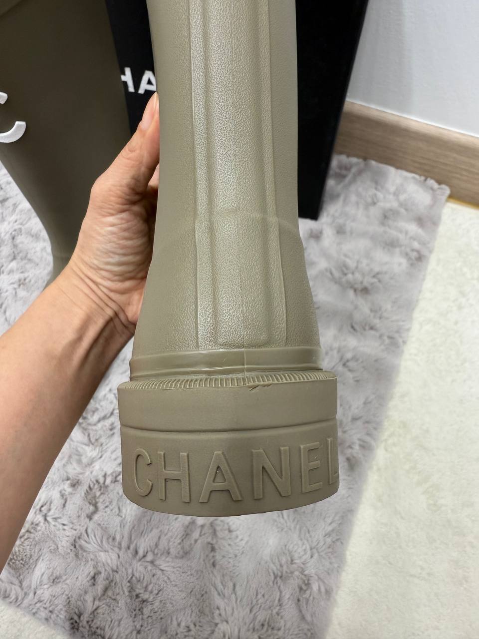 샤넬 CC로고 레인부츠 카키