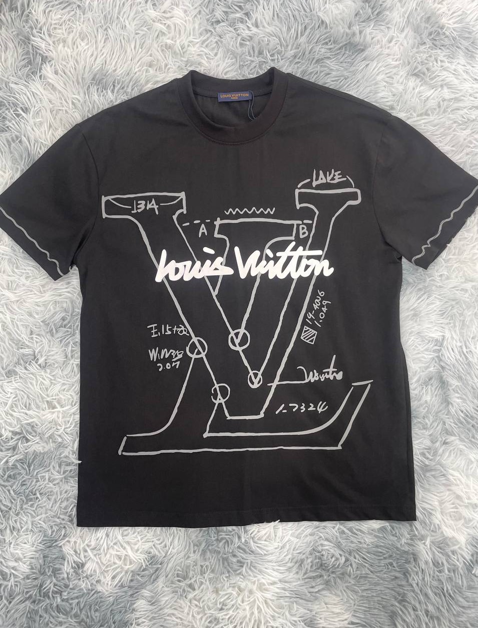 루이비통 티셔츠 화이트,블랙