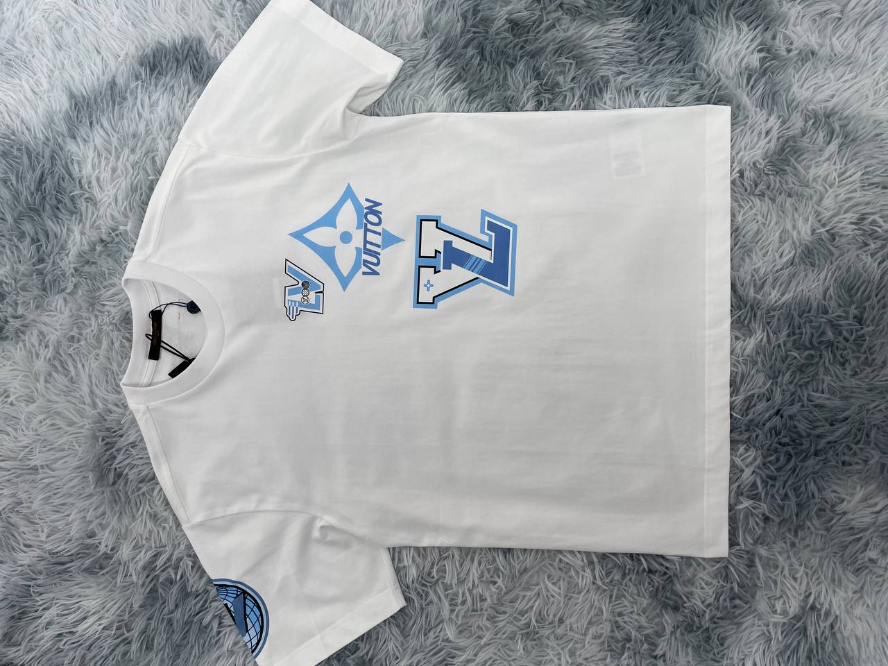 루이비통 티셔츠 화이트,블랙,베이지