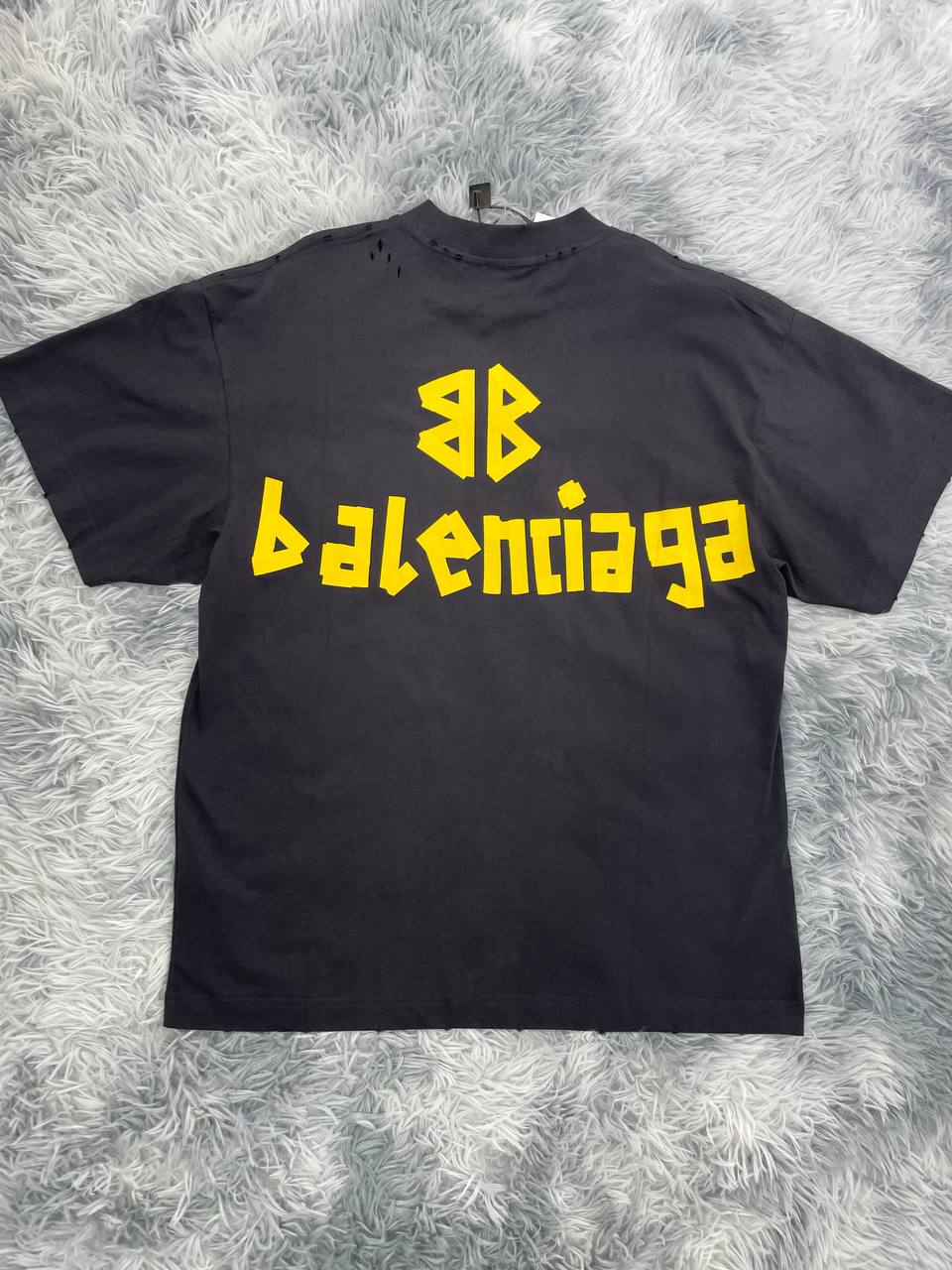 발렌시아가 테이프 타입 티셔츠 (워시드 블랙)