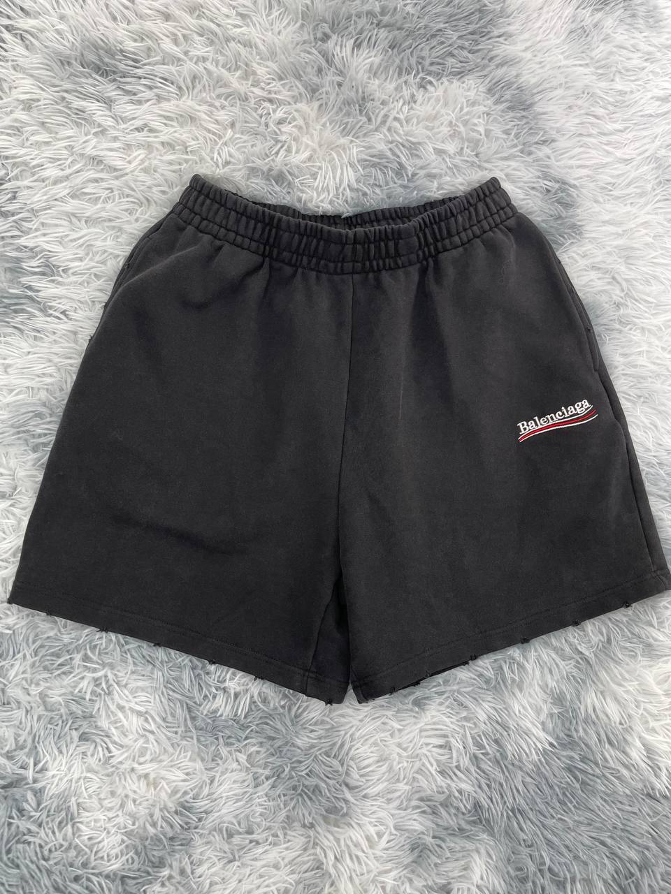 발렌시아가 웨이브로고 반바지