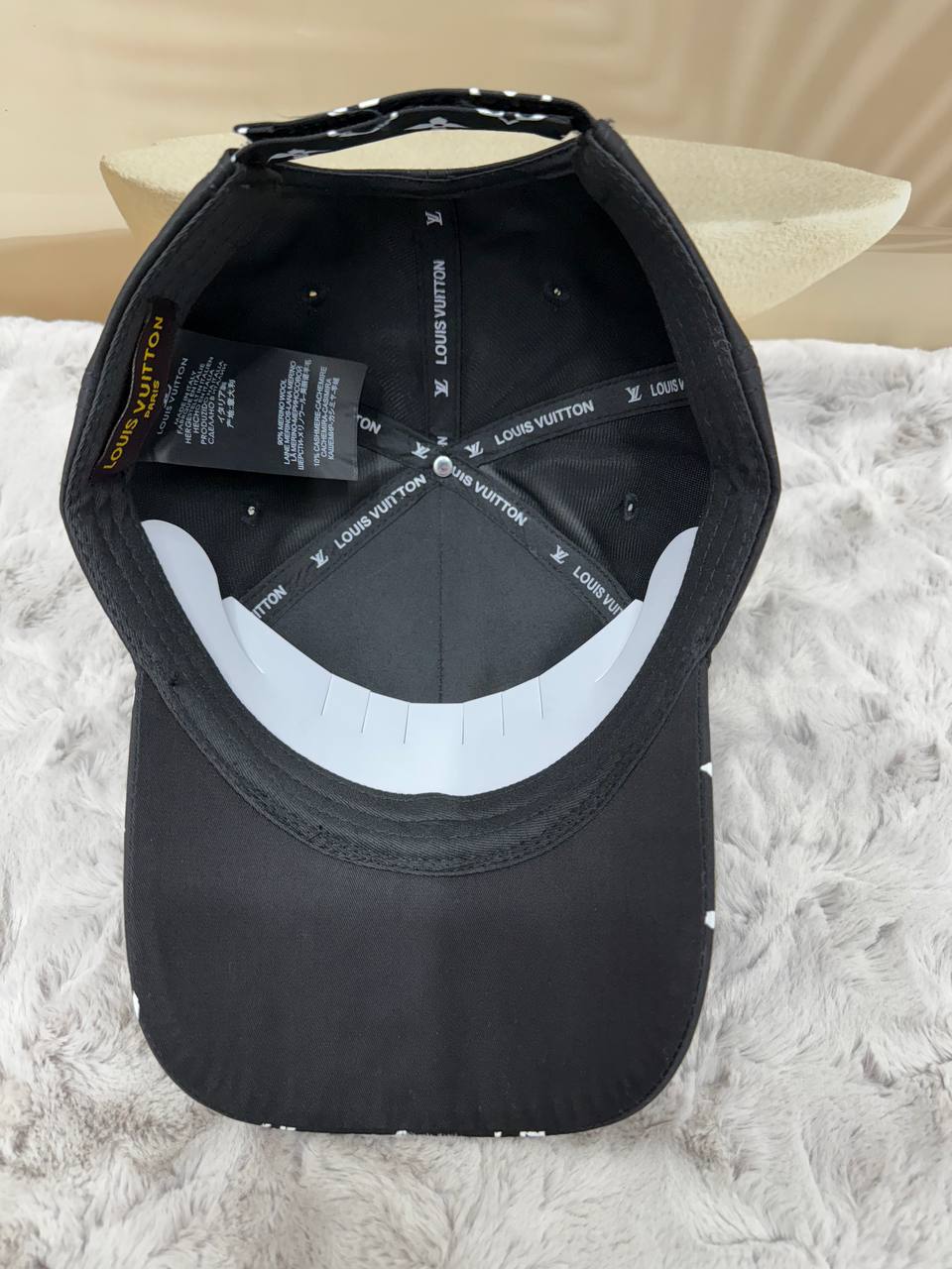 루이비통 볼캡 모자(화이트,블랙,베이지)