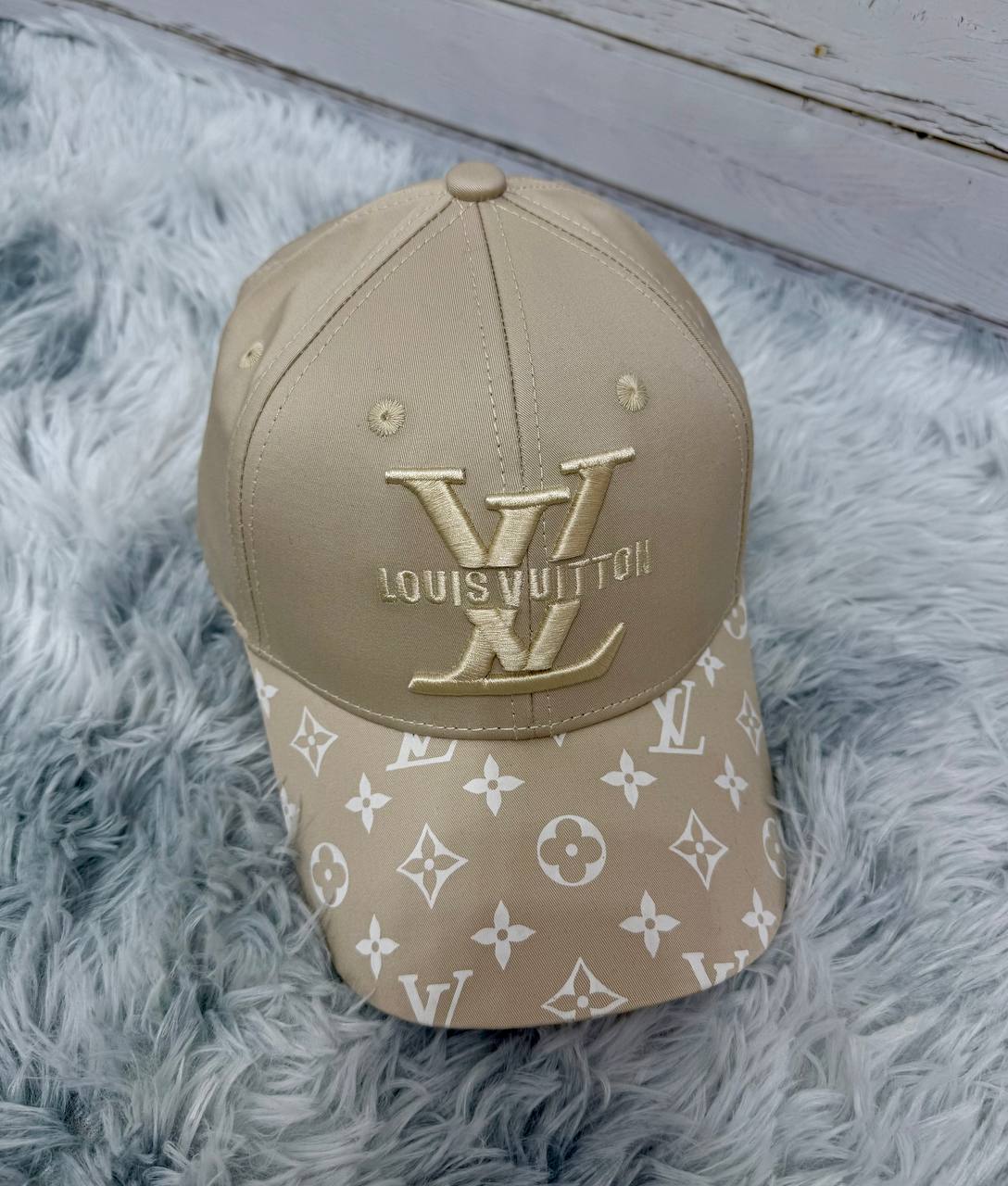 루이비통 볼캡 모자(화이트,블랙,베이지)