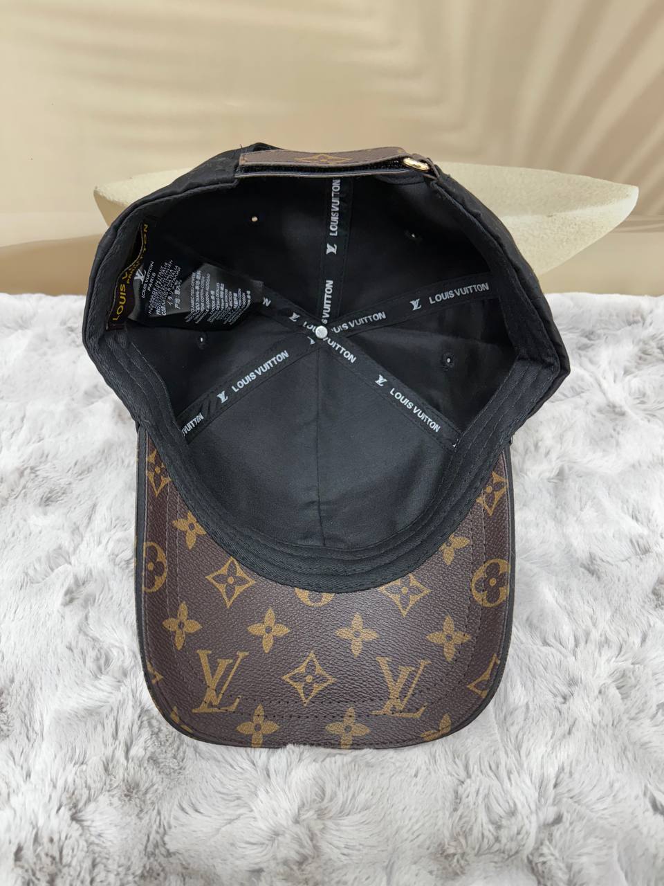 루이비통 가죽모자(블랙,베이지)