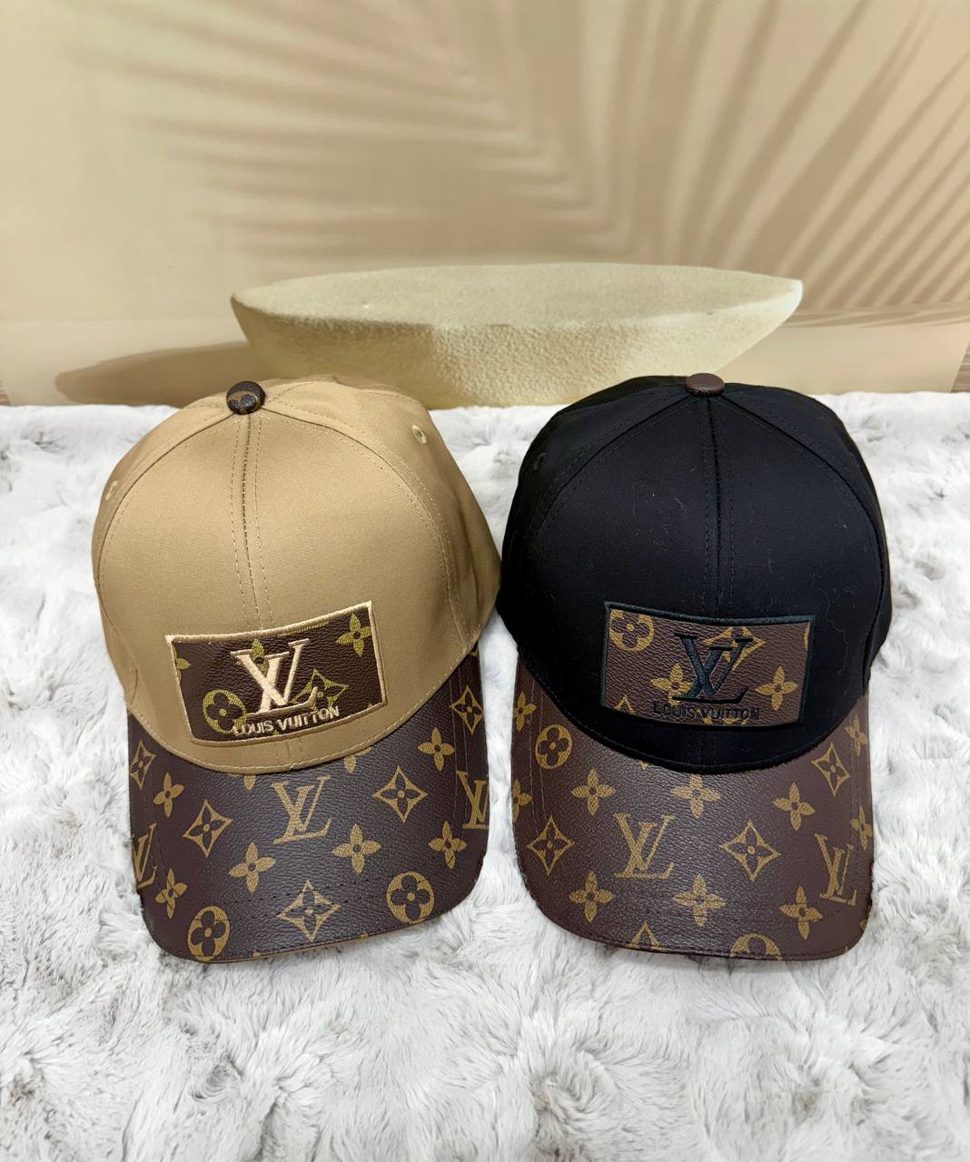 루이비통 가죽모자(블랙,베이지)