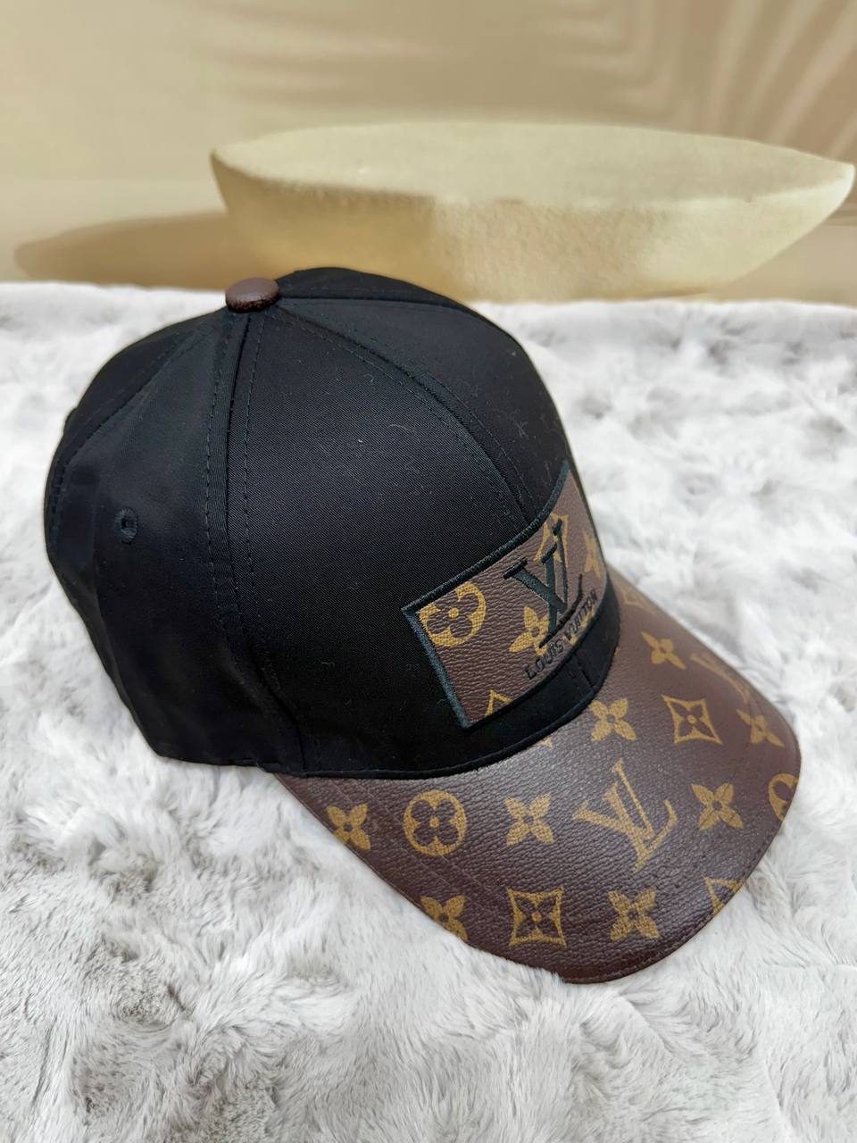 루이비통 가죽모자(블랙,베이지)