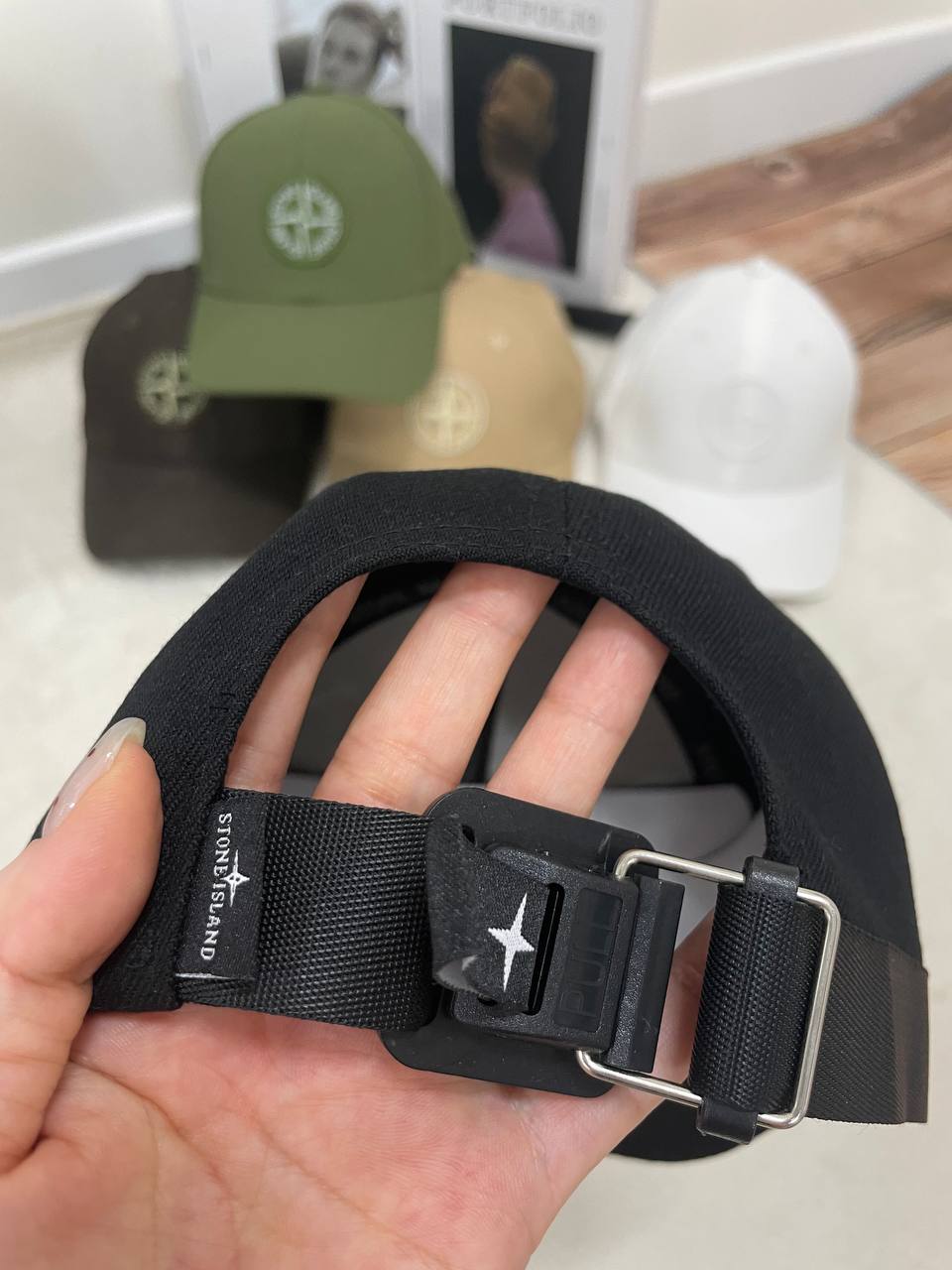 스톤아일랜드 로고 자수 모자(블랙,화이트,브라운,카키,베이지)