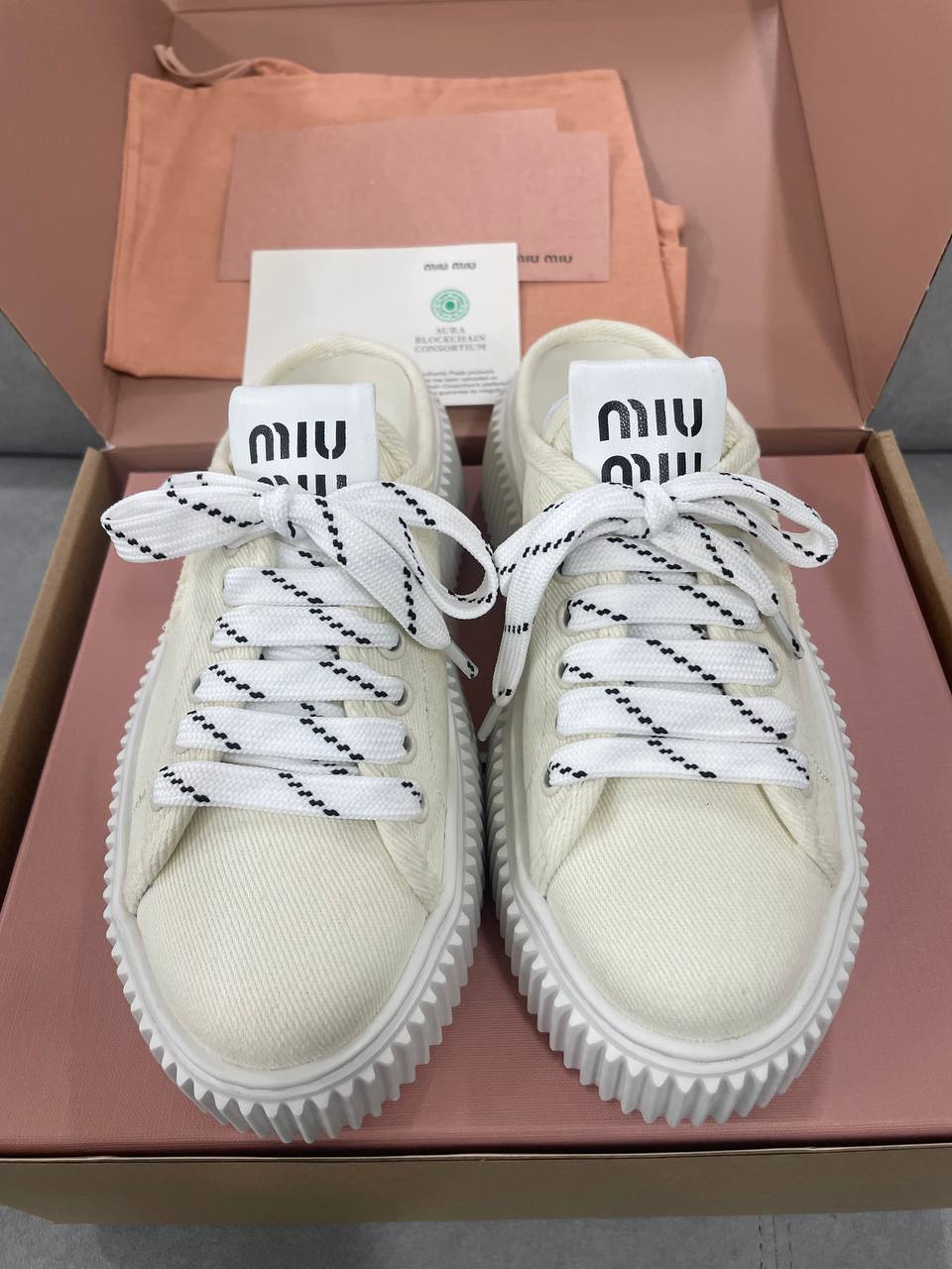 미우미우 스니커즈 뮬 (블랙/베이지)