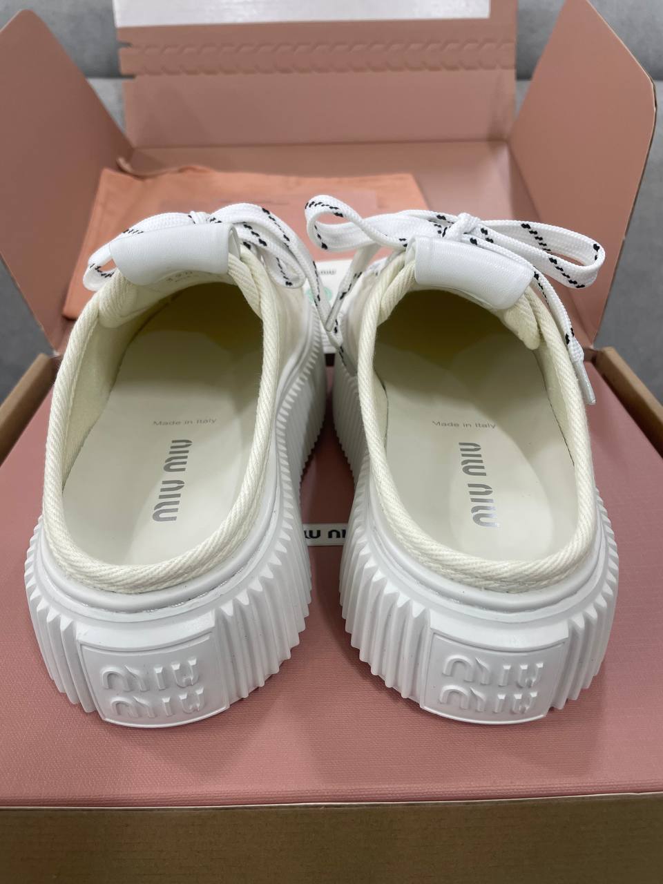 미우미우 스니커즈 뮬 (블랙/베이지)