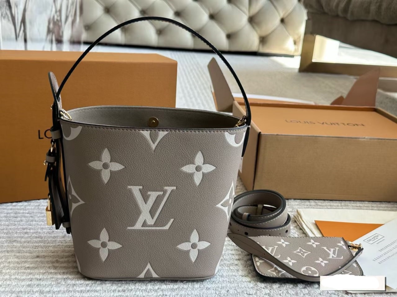 루이비통 올인 BB 바이컬러