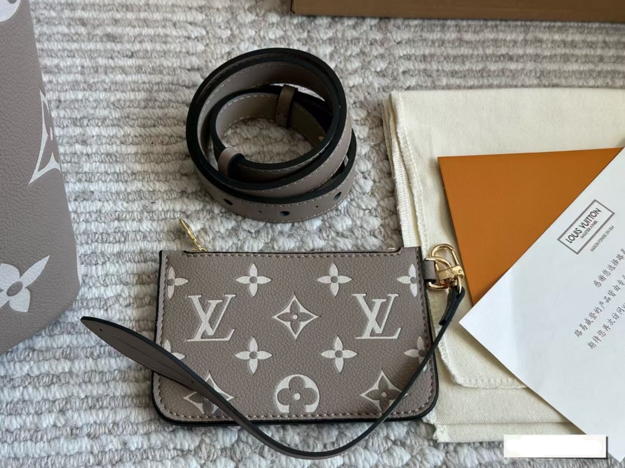 루이비통 올인 BB 바이컬러