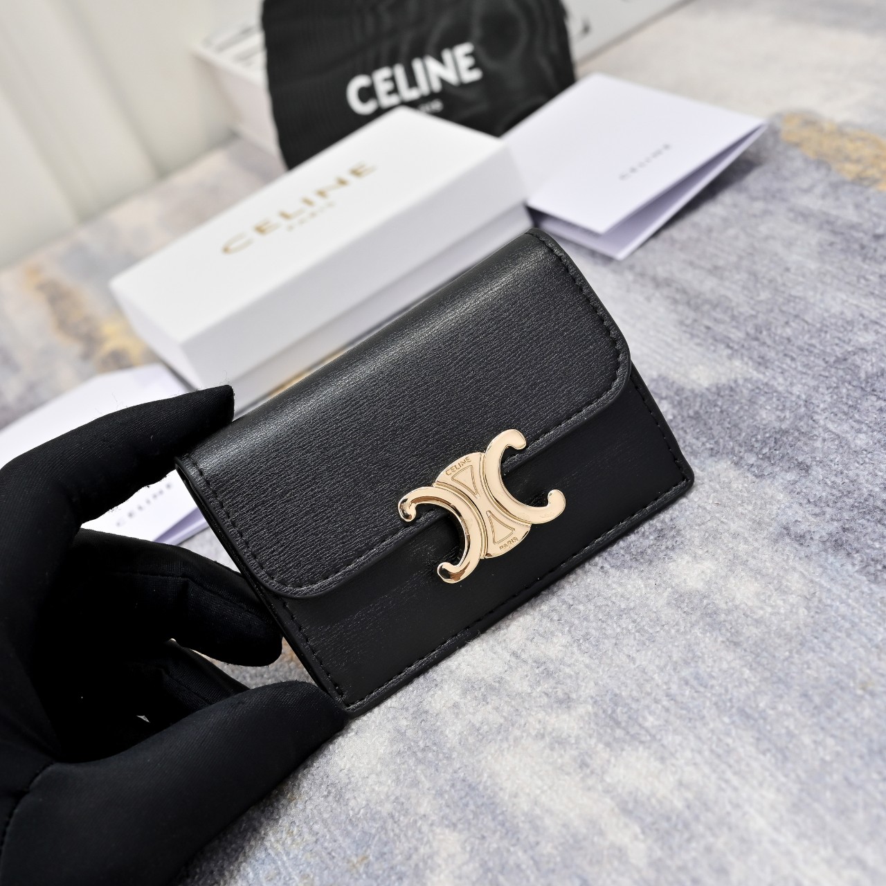 셀린느 플랩 카드지갑 블랙 금장