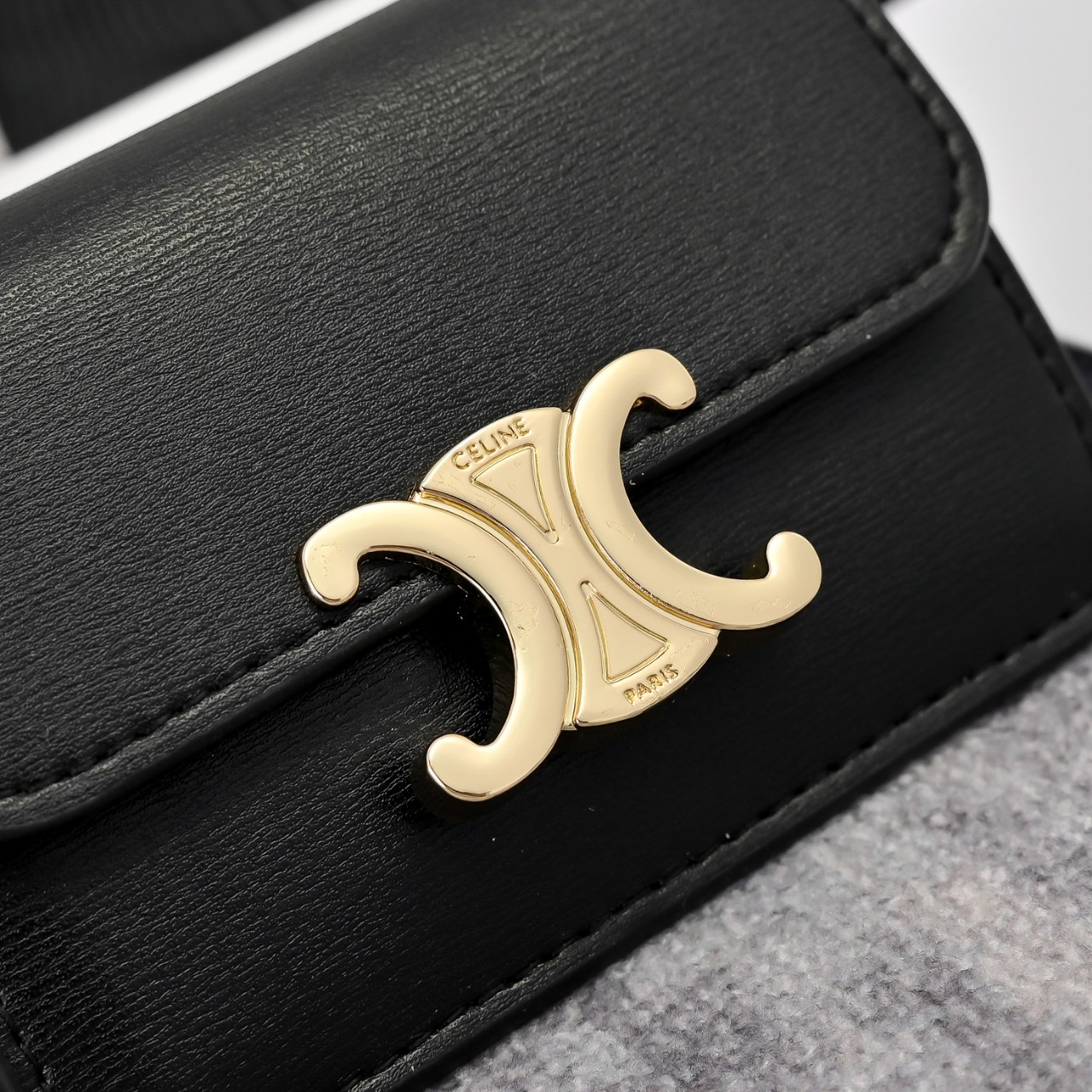 셀린느 플랩 카드지갑 블랙 금장