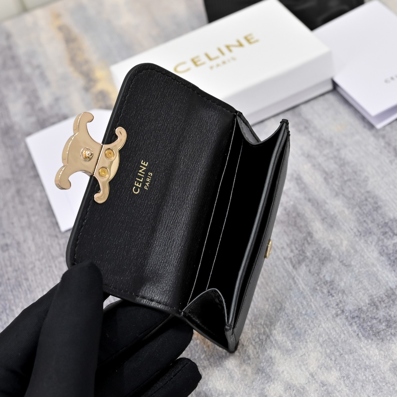 셀린느 플랩 카드지갑 블랙 금장