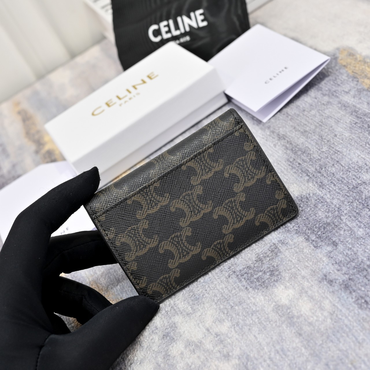 셀린느 플랩 카드지갑 탄