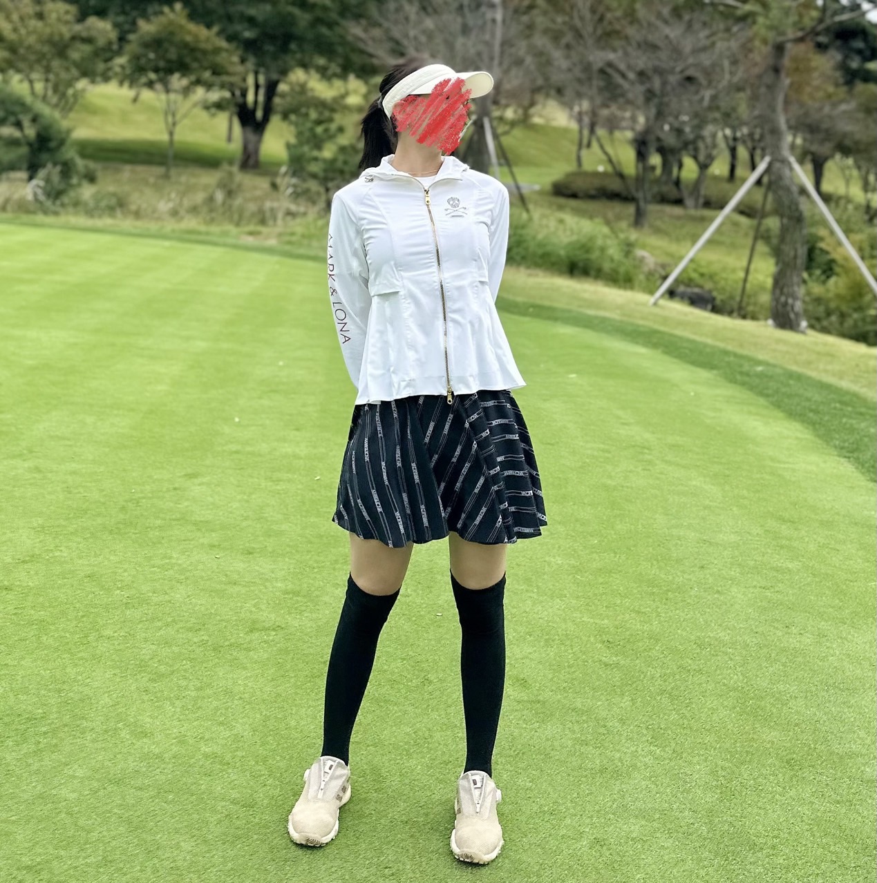 MARK & RONA 우먼 토너먼트 에어 홀 플레어 스커트