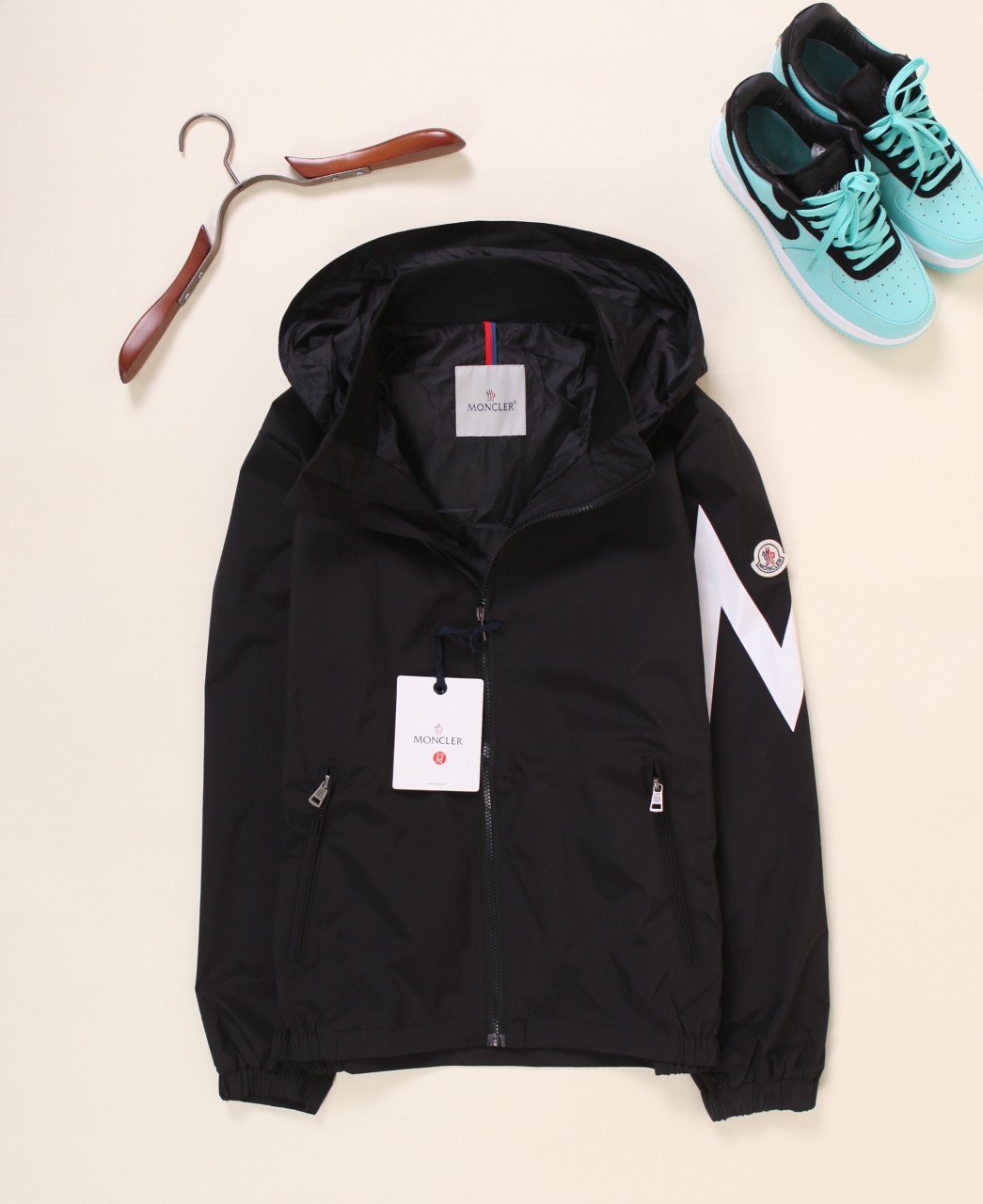 몽클레어  M 로고 후즈 자켓