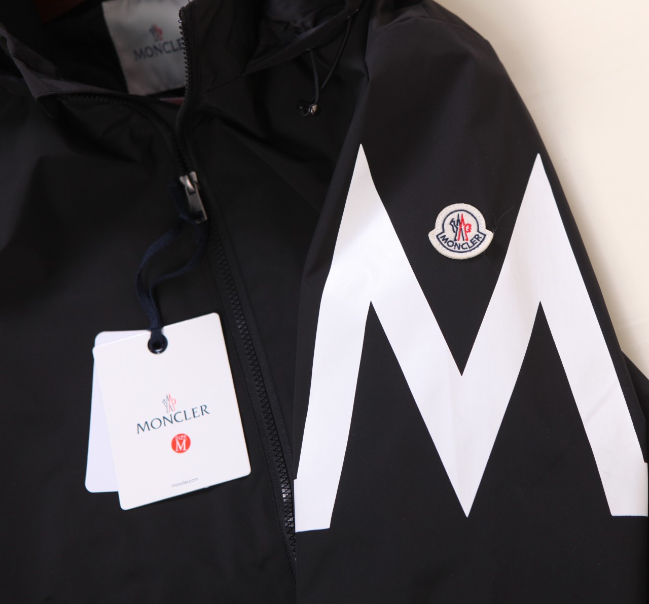 몽클레어  M 로고 후즈 자켓