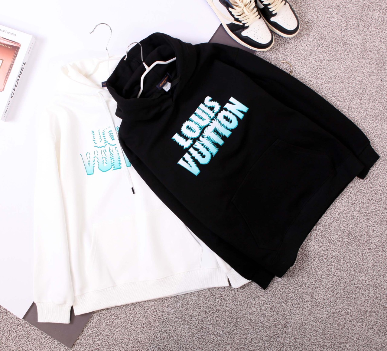 [ louis vuitton ] 루이비통 레터링  그라데이션  후드탑