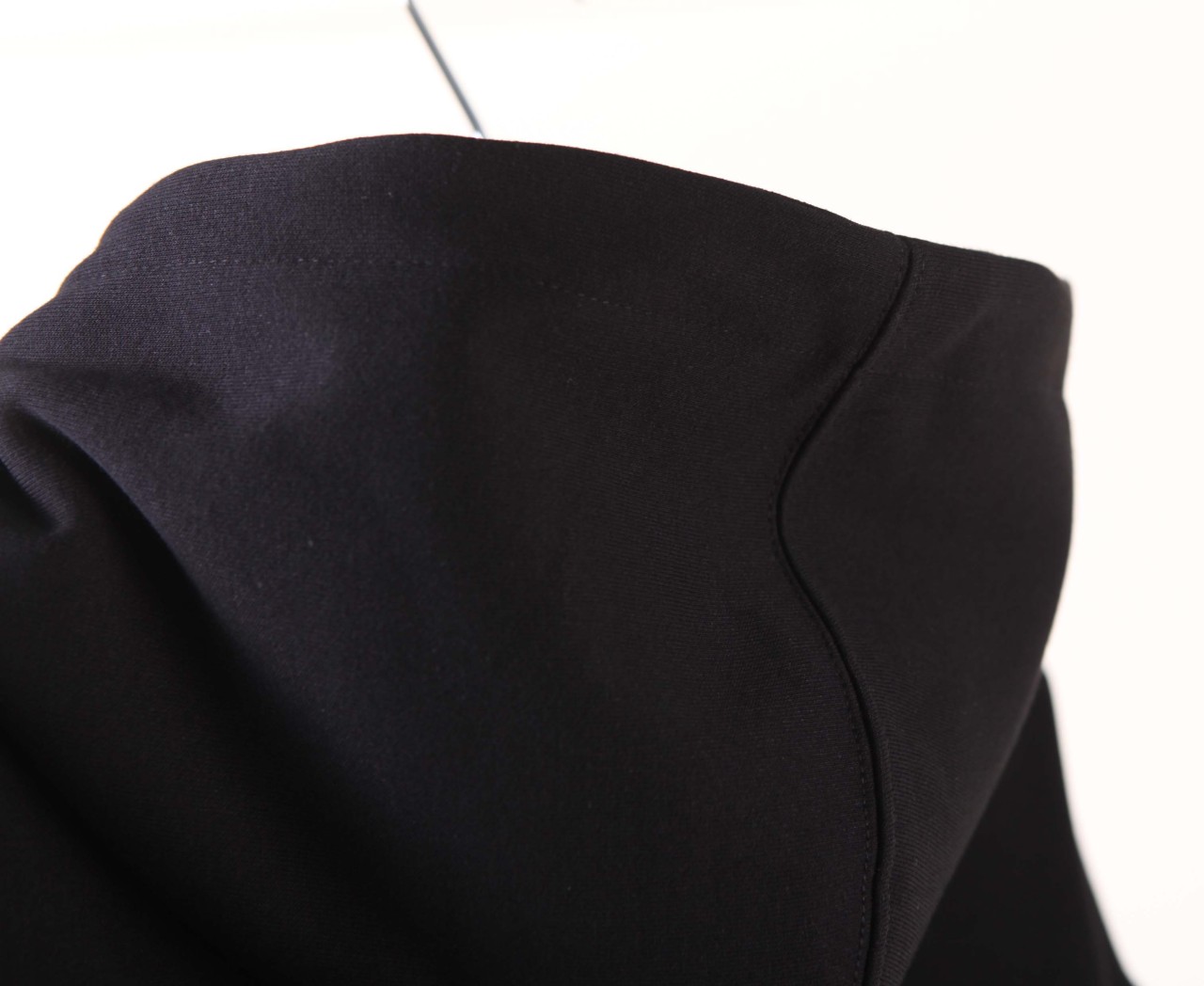 [ louis vuitton ] 루이비통 레터링  그라데이션  후드탑