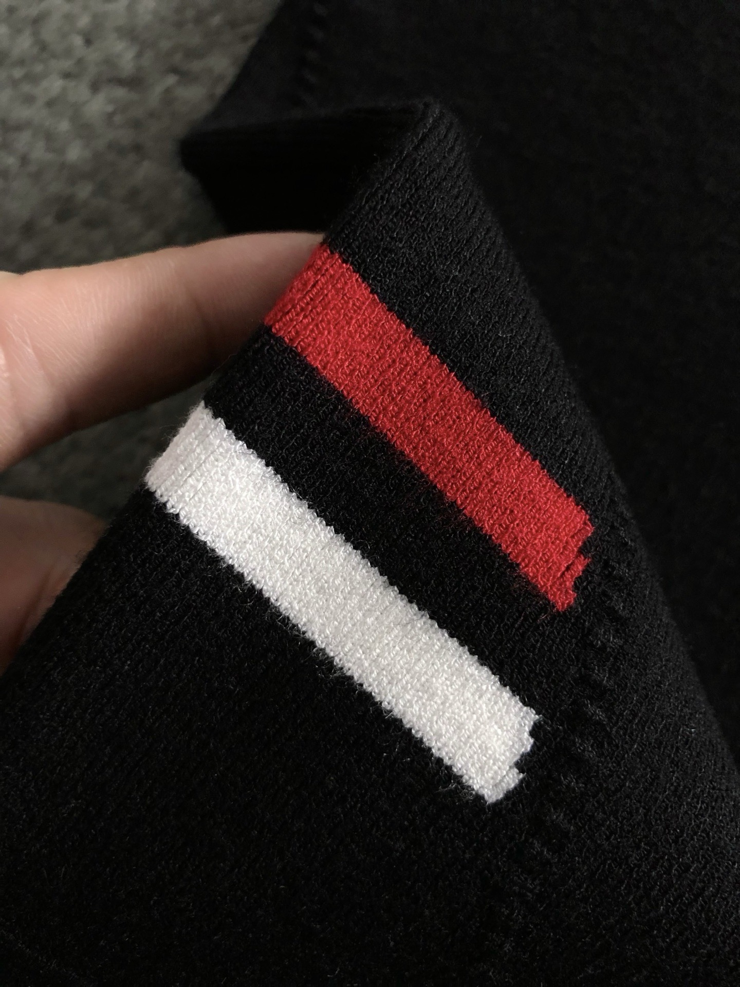 몽클레어 그레노블 자수로고 양모라운드