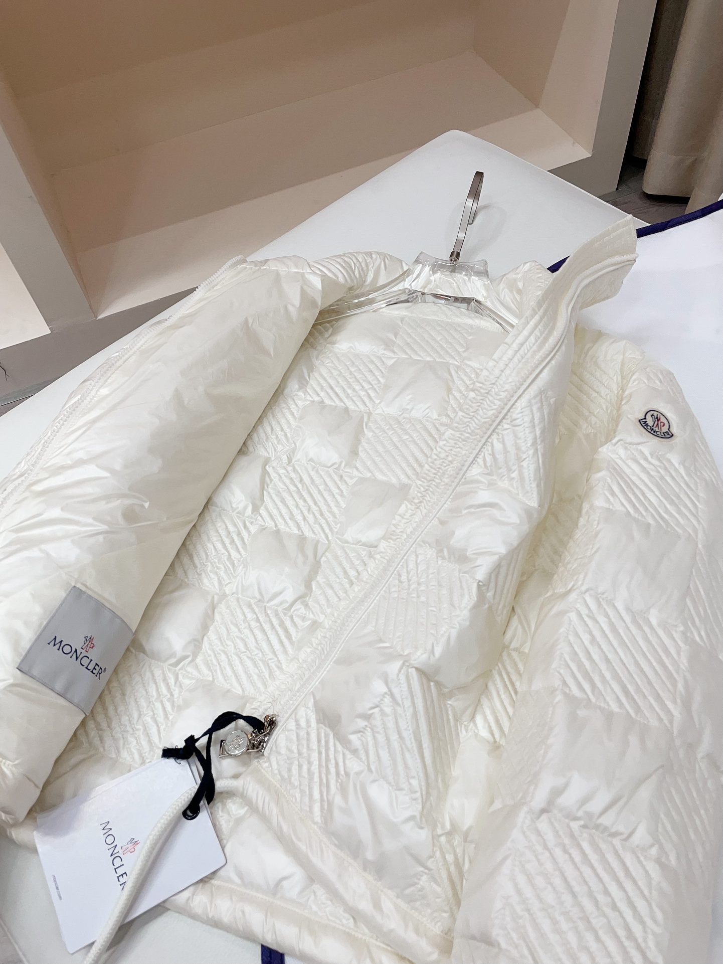 몽클레어 앤시 쇼트 다운재킷