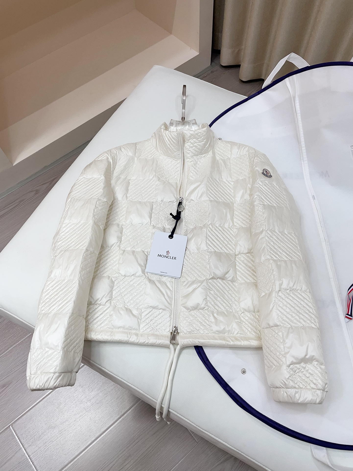 몽클레어 앤시 쇼트 다운재킷