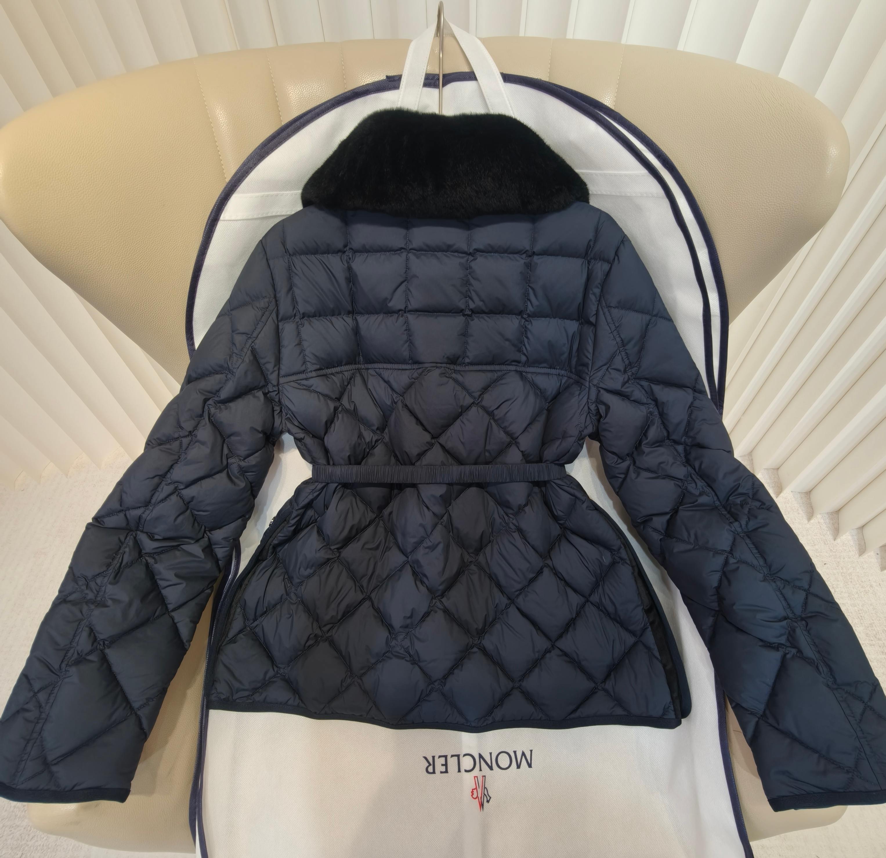 몽클 시그네 패딩 쟈켓