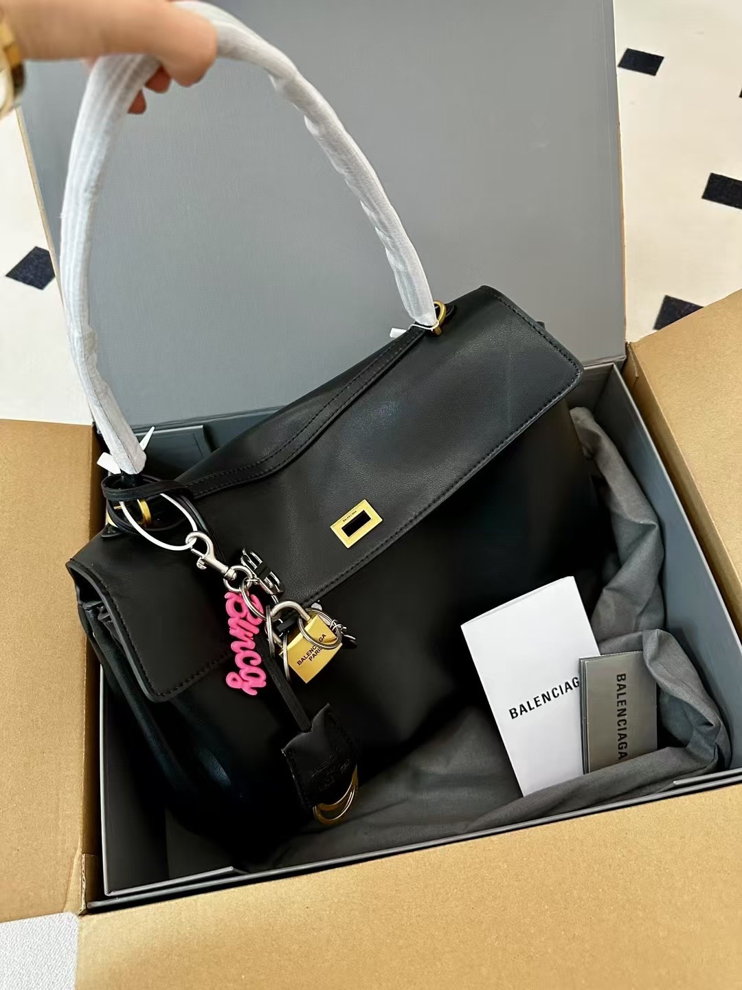 발렌시아가 신상 로데오 오버사이즈 백