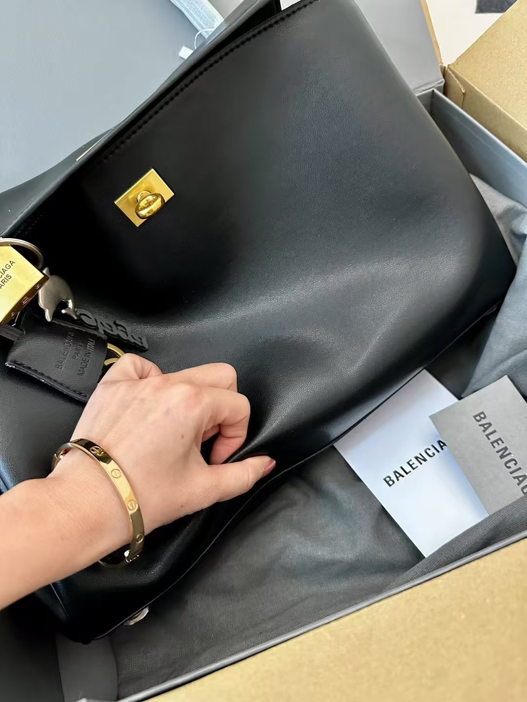 발렌시아가 신상 로데오 오버사이즈 백