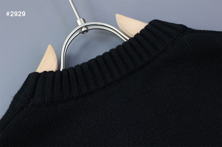 [PRADA] 프라다 빅플레이트 삼각로고 라운드 니트