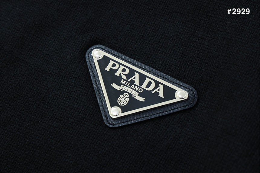 [PRADA] 프라다 빅플레이트 삼각로고 라운드 니트