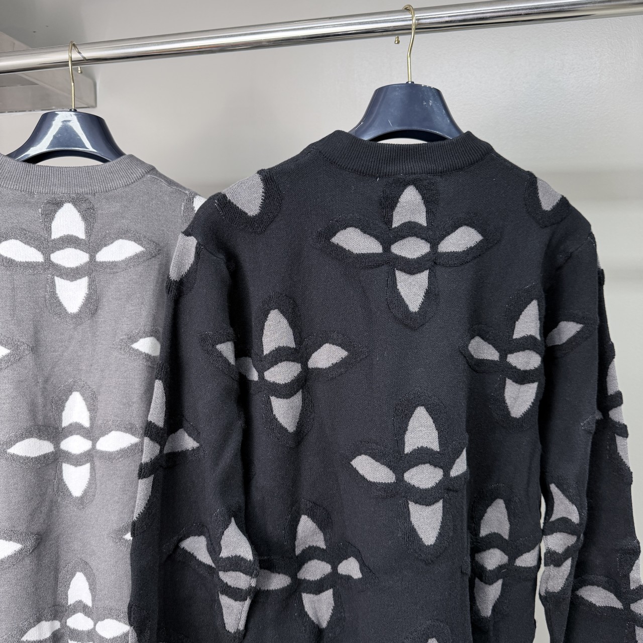 루이비통 텍스쳐드 코튼 울 스웨터