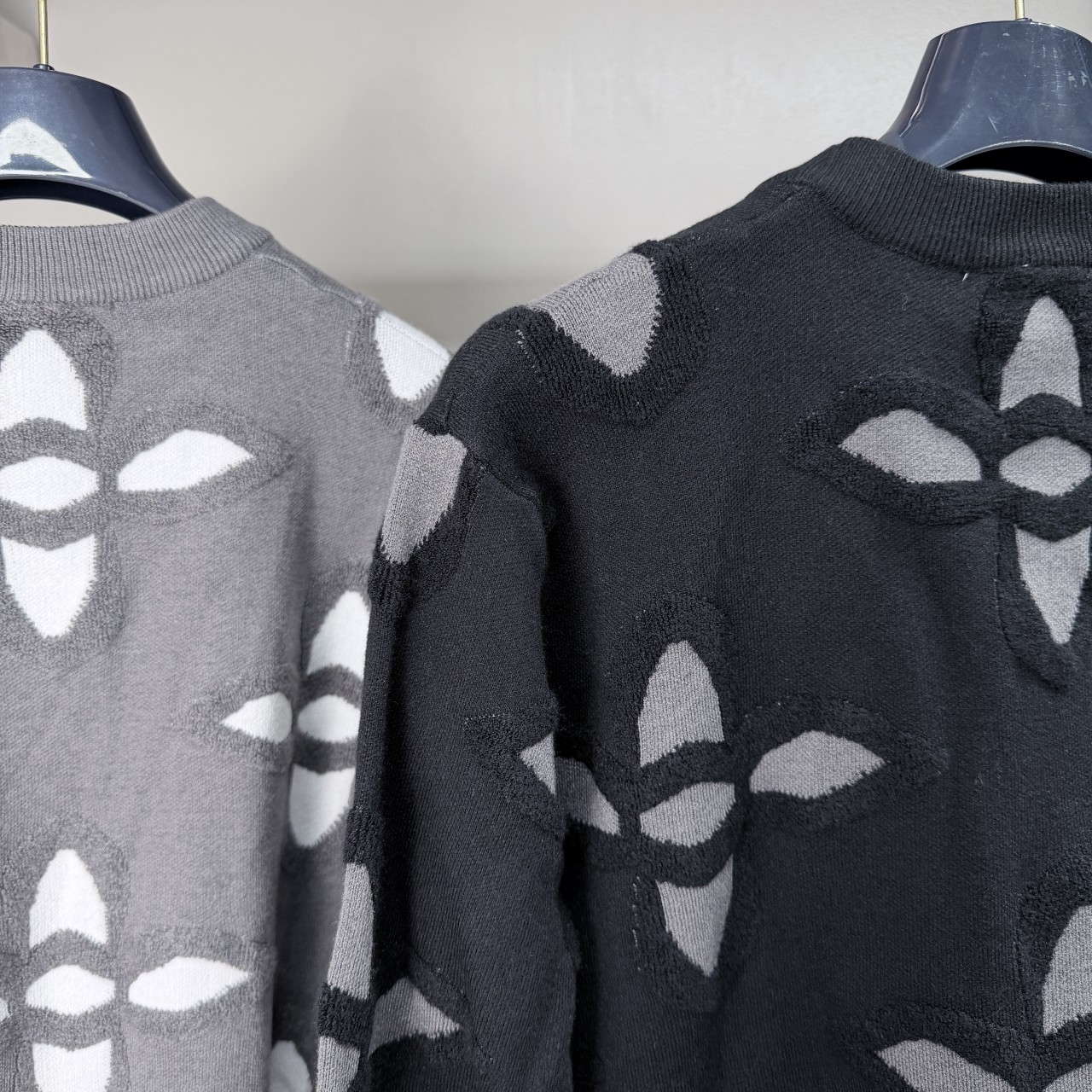 루이비통 텍스쳐드 코튼 울 스웨터