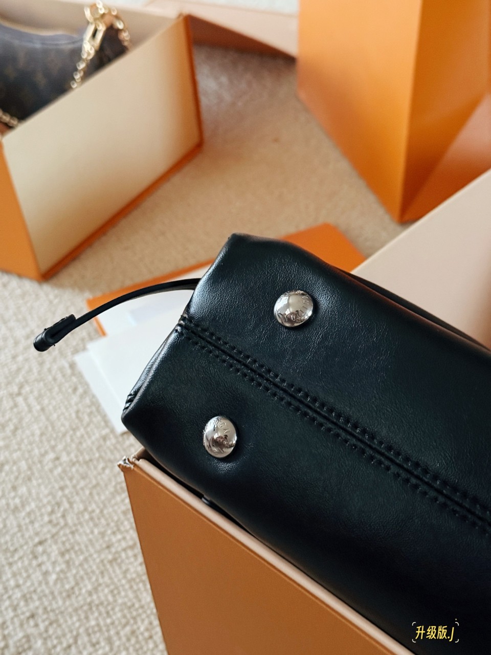 루이비통 오프 듀티 (Off Duty) 백팩 바이브