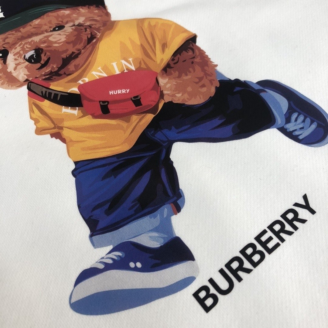 버버리 Hurry 베어 맨투맨