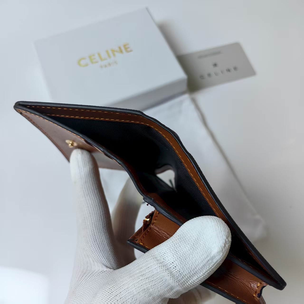 셀린느 트리옹프 컴팩트 지갑