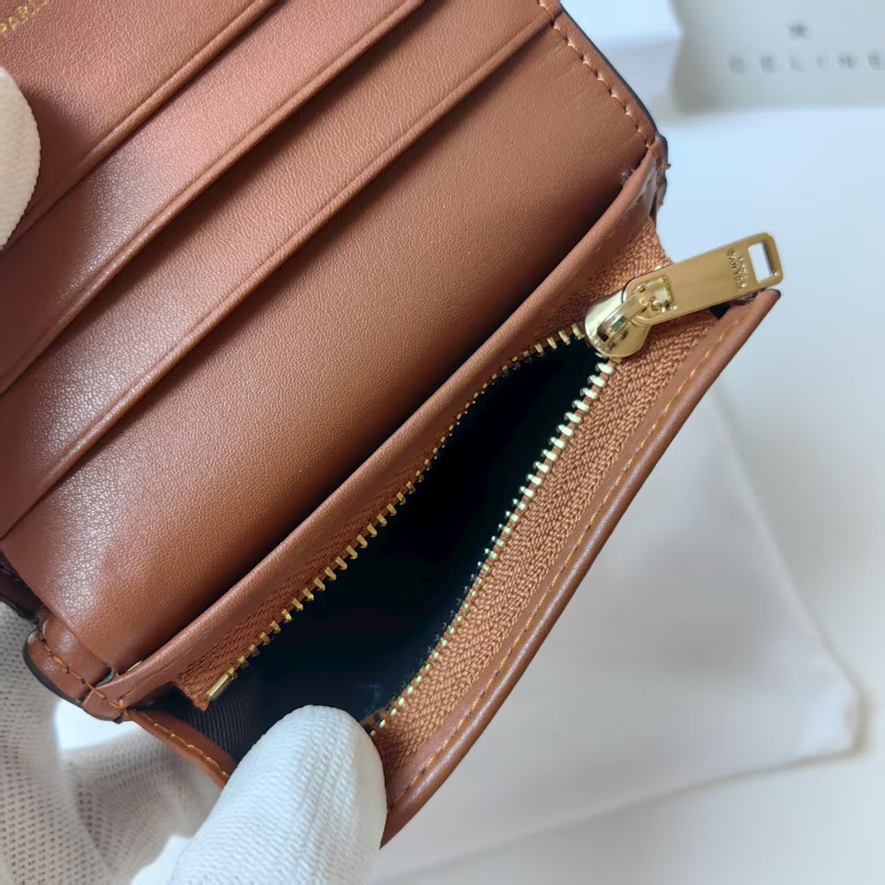 셀린느 트리옹프 컴팩트 지갑