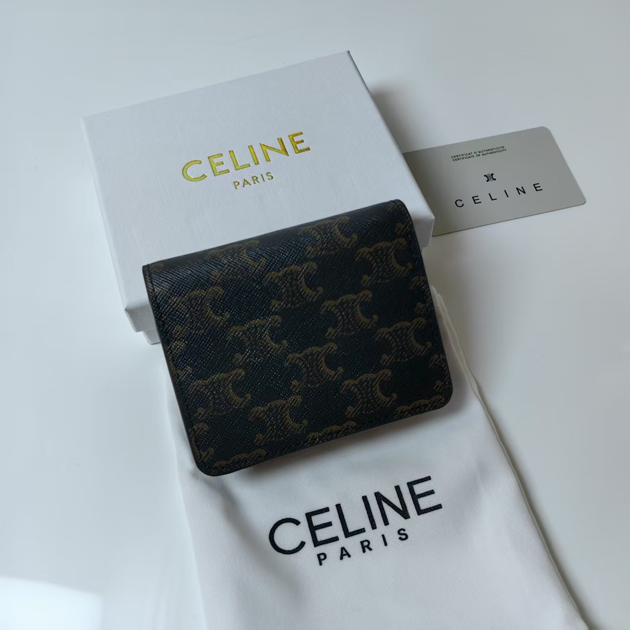 셀린느 트리옹프 컴팩트 지갑