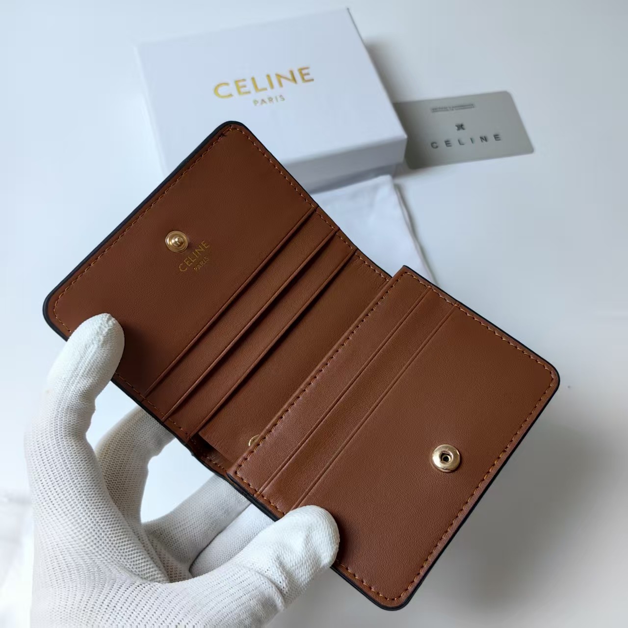 셀린느 트리옹프 컴팩트 지갑