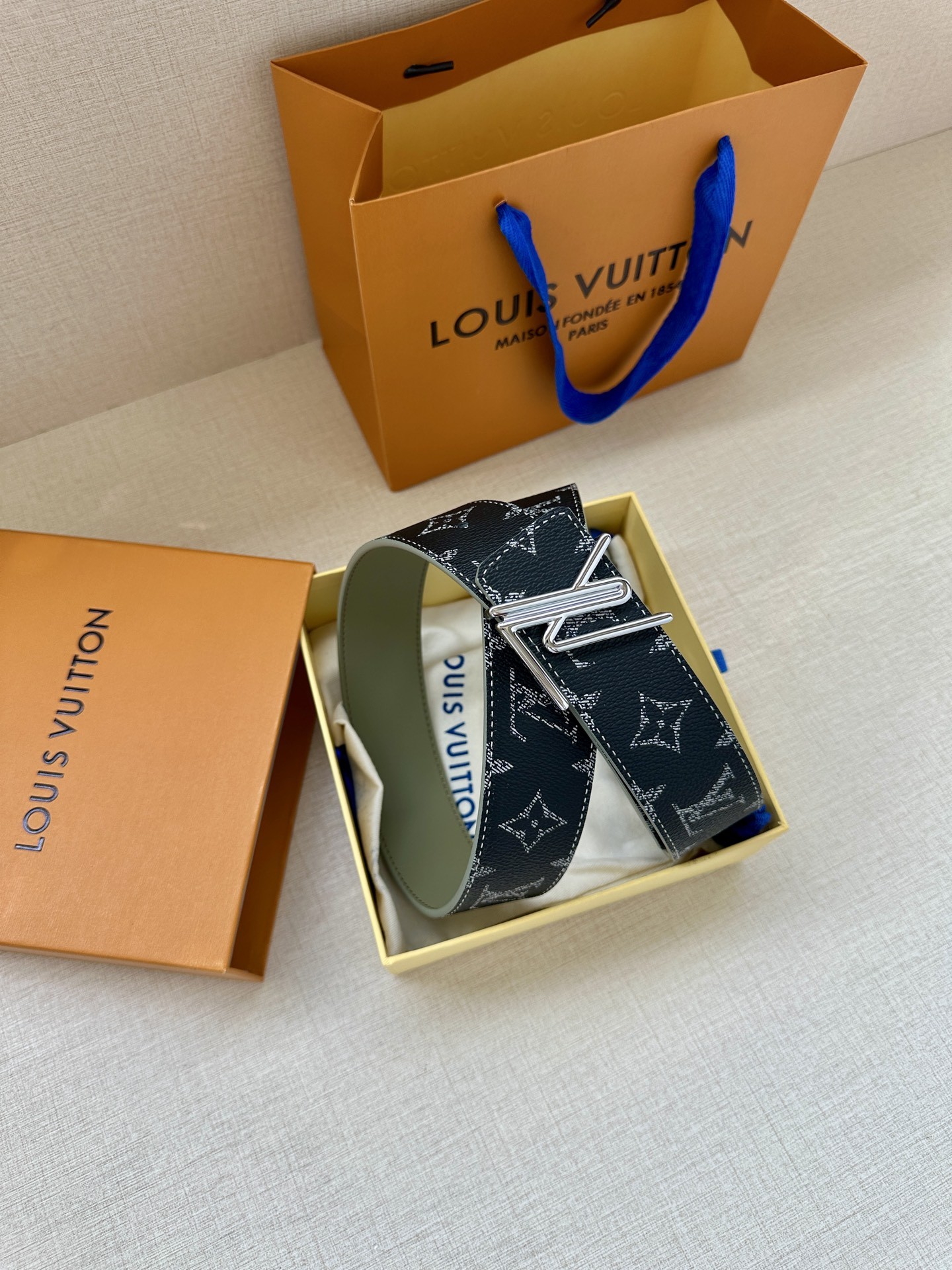 [Louis Vuitton-루이비통]4.0 양면 남성 벨트