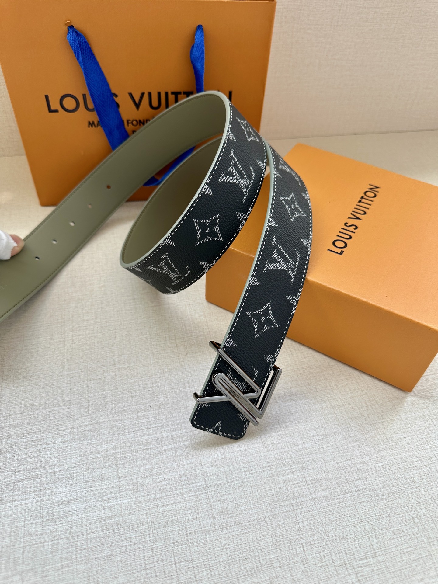 [Louis Vuitton-루이비통]4.0 양면 남성 벨트