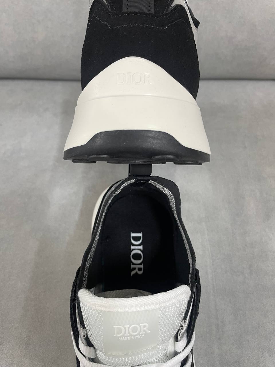 디올 스니커즈