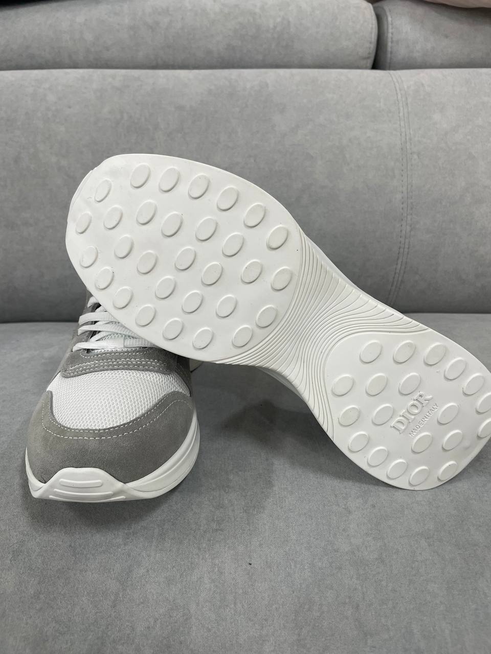 디올 스니커즈